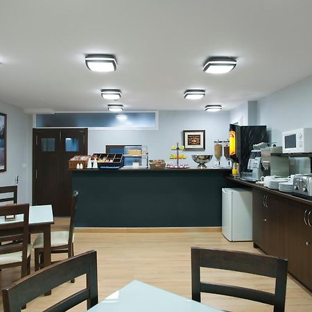 Hostal T4 Paracuellos de Jarama Exteriör bild