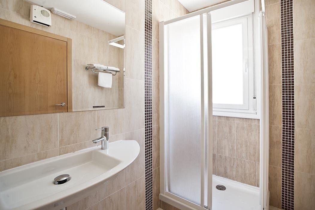 Hostal T4 Paracuellos de Jarama Exteriör bild